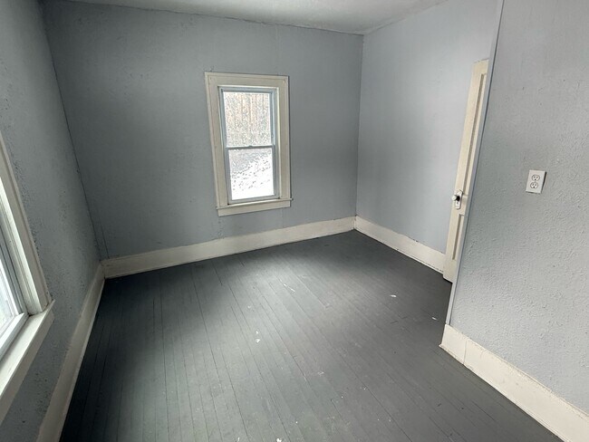 Building Photo - 174 Colony Crescent