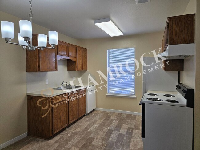 Building Photo - 2/1 Fourplex in Midway ISD!