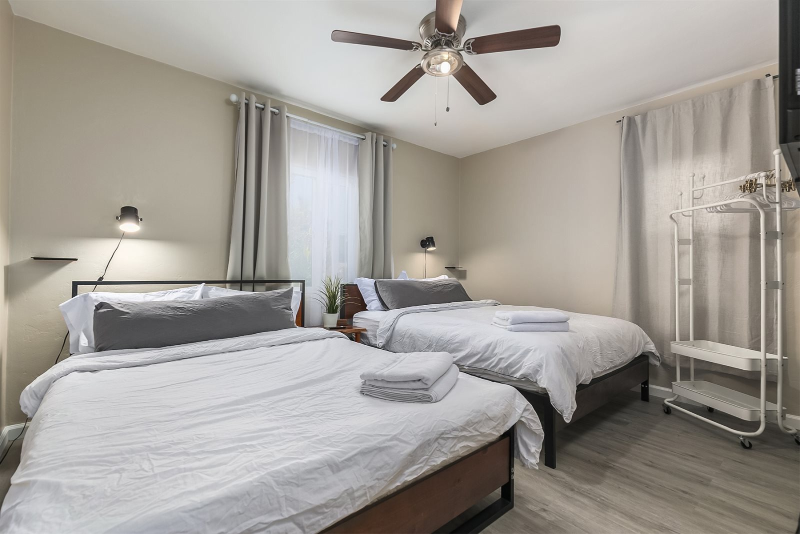 Building Photo - 2039 O Ave