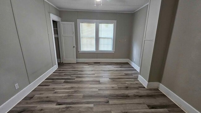 Building Photo - 5614 6th Ave