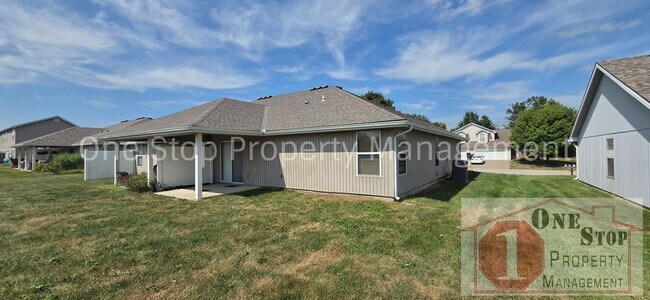 Building Photo - 1105 NW Willow Dr