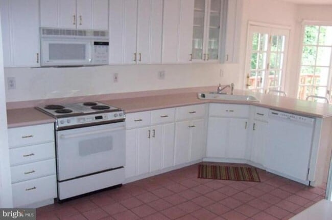 Building Photo - 9405 Locust Hill Rd