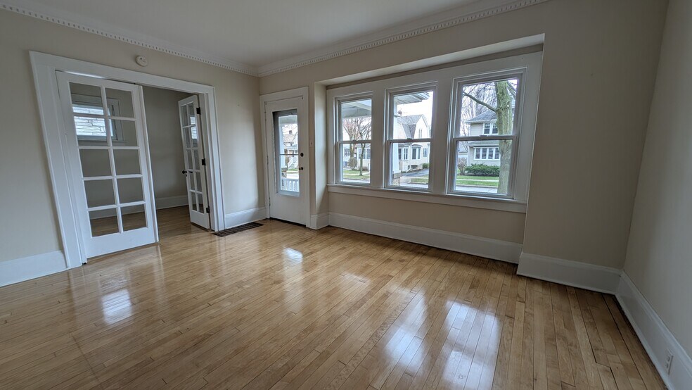 Building Photo - 569 N 65th St