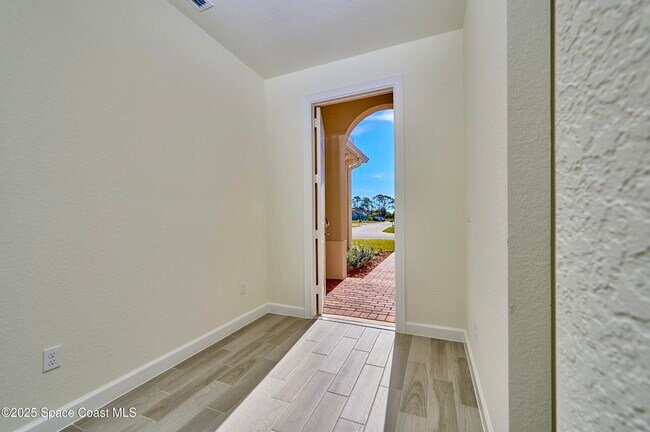 Building Photo - 5940 Manzanita Way