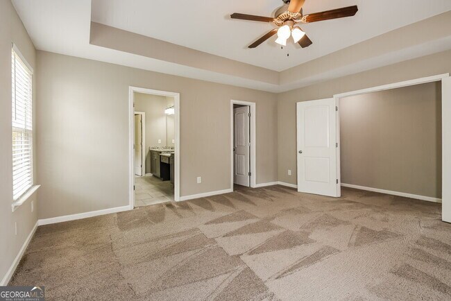 Building Photo - 23 Fieldcrest Dr