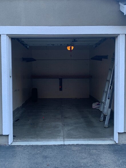 Building Photo - 525 Military W