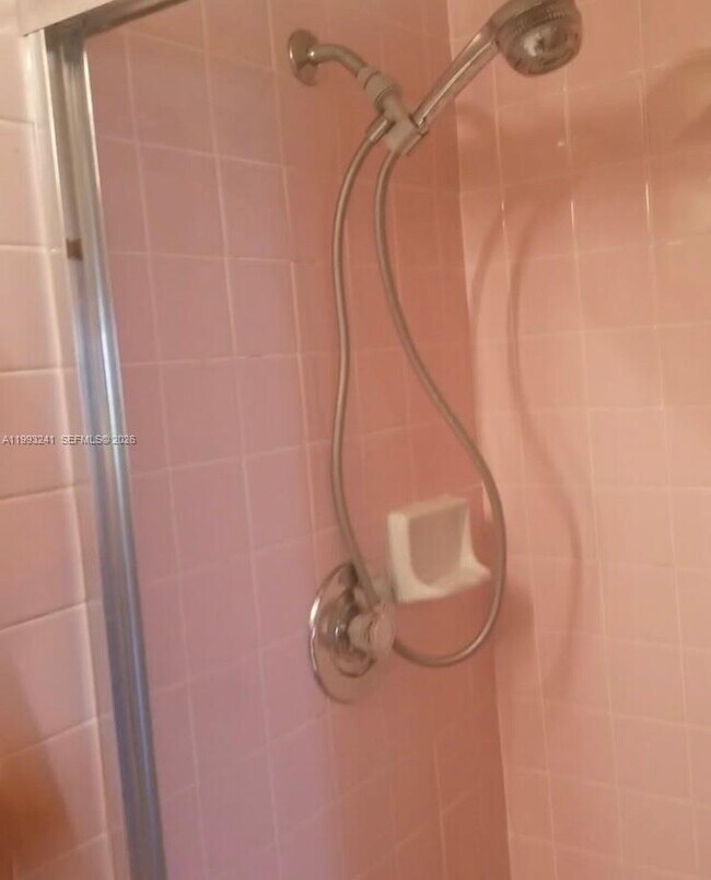 Building Photo - 134 Windsor G