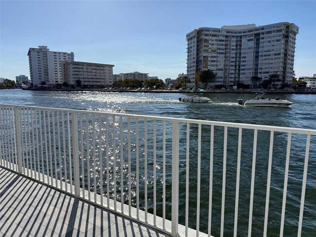 Building Photo - 1849 S Ocean Dr