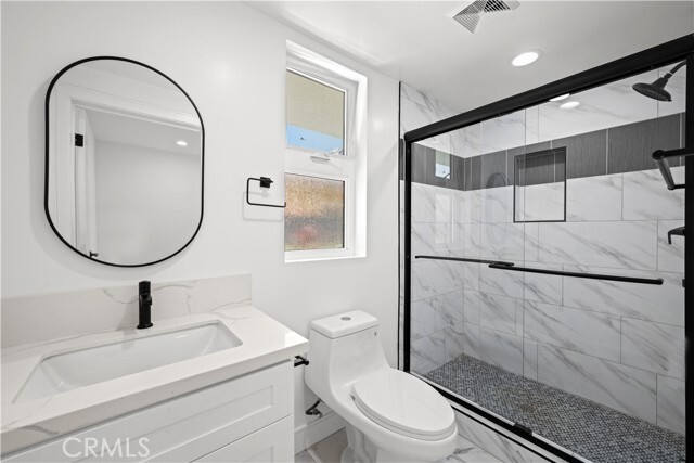 Building Photo - 6704 Kester Ave