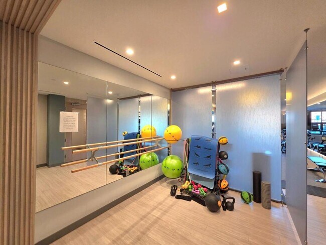 Building Photo - 737 Swann Ave