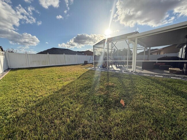 Building Photo - 4706 Doral Pointe Dr