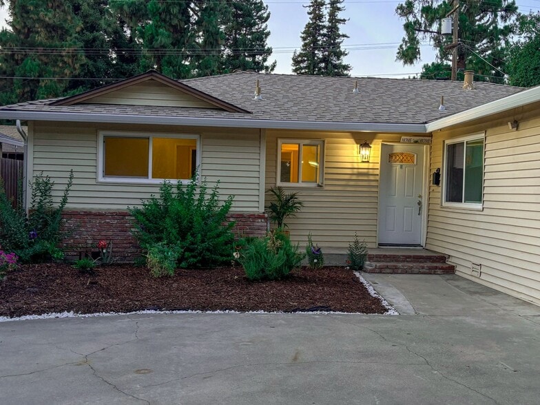 Primary Photo - 1213 Multnomah Dr