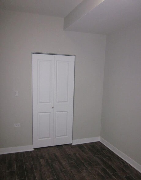 Building Photo - 2642 W HADDON AVE