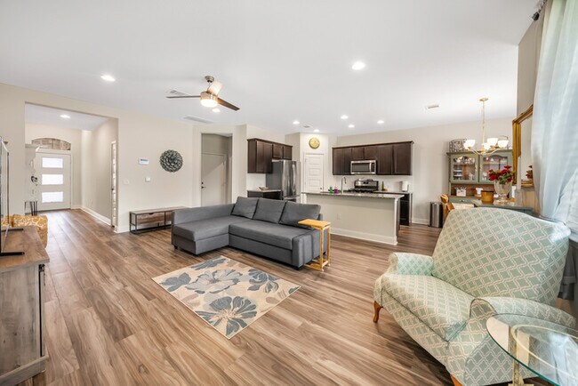 Building Photo - Furnished in Pflugerville!