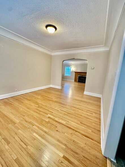 Building Photo - 3540 Irving Ave S