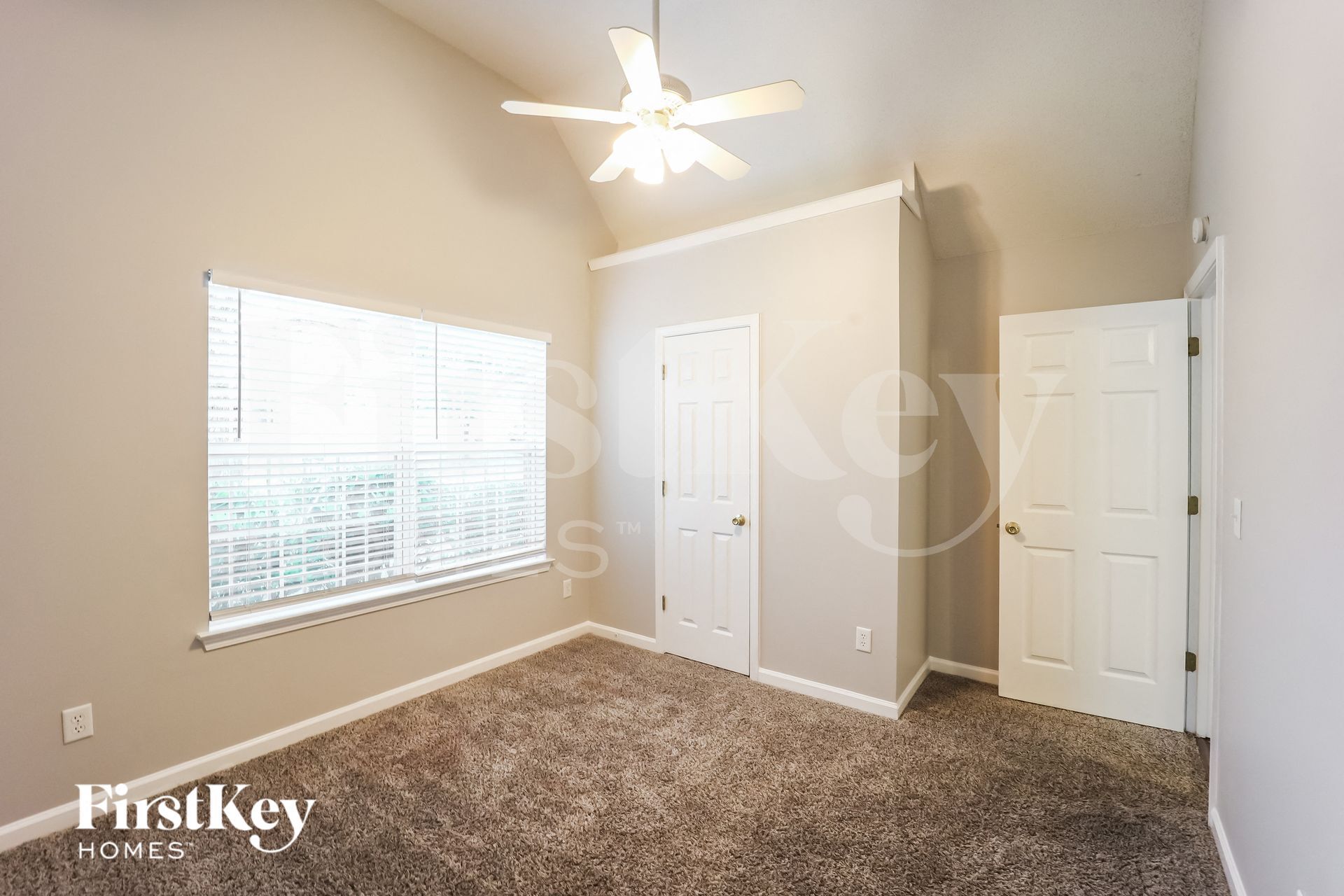 Building Photo - 6255 Lamp Post Pl