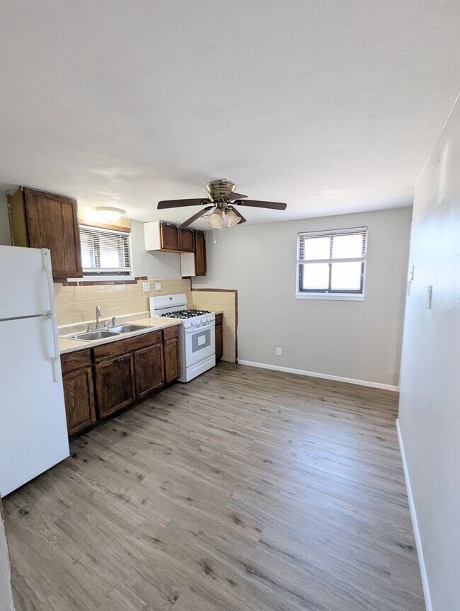 Building Photo - Cozy, Clean, and Pet-Ready on Otto