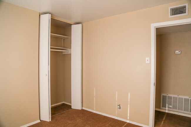 Building Photo - 2819 Bent Bow Dr