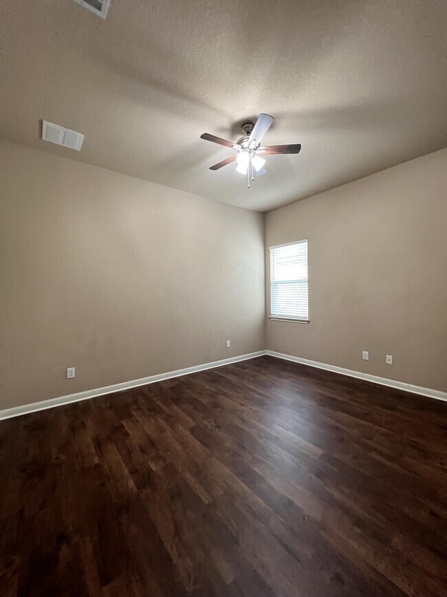 Building Photo - 25030 Buttermilk Ln