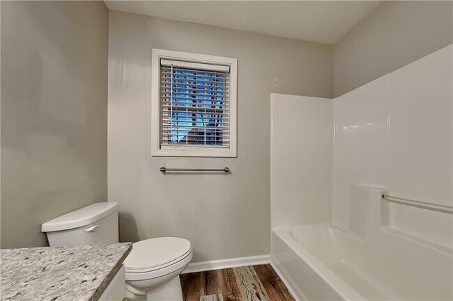 Building Photo - 3564 Saddlebrook Dr