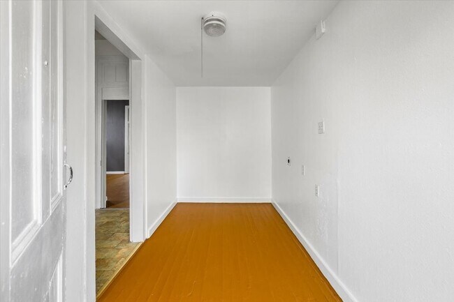 Building Photo - 1524 Mechanic St