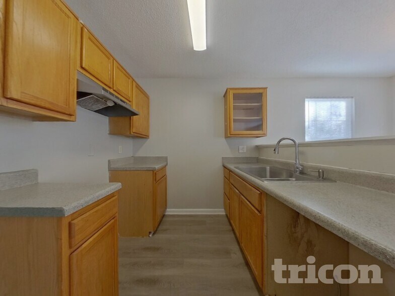 Building Photo - 2241 Tuley Dr