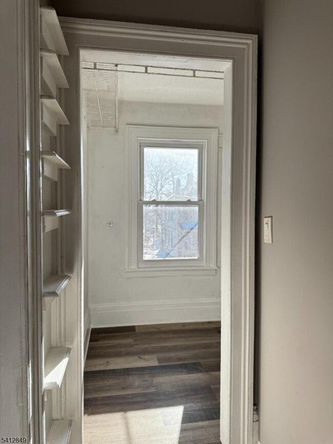 Building Photo - 15 W Emerson Ave