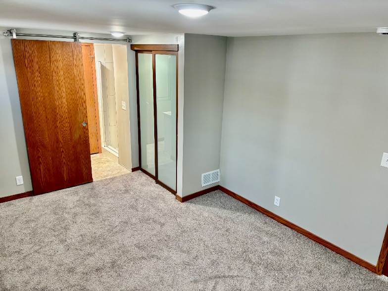 Building Photo - 6108 France Ave S