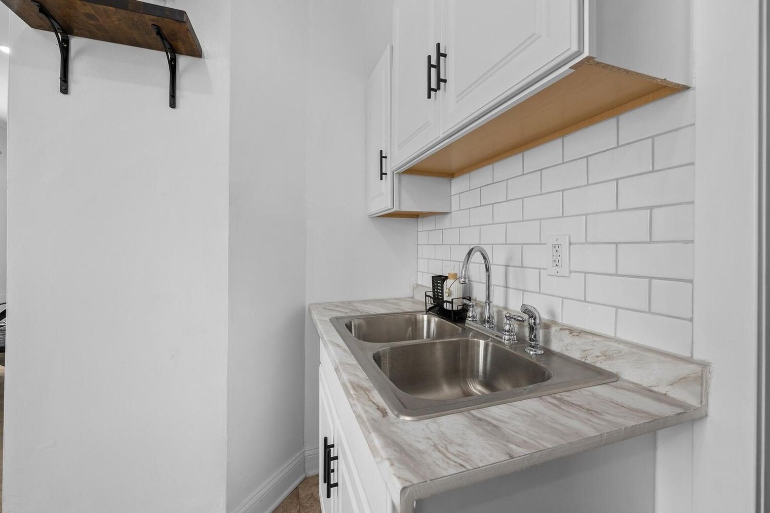 Building Photo - 4878 Tarnow St