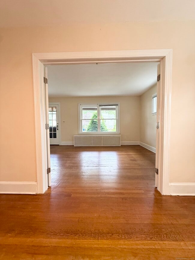 Building Photo - 47 Argyle Ave