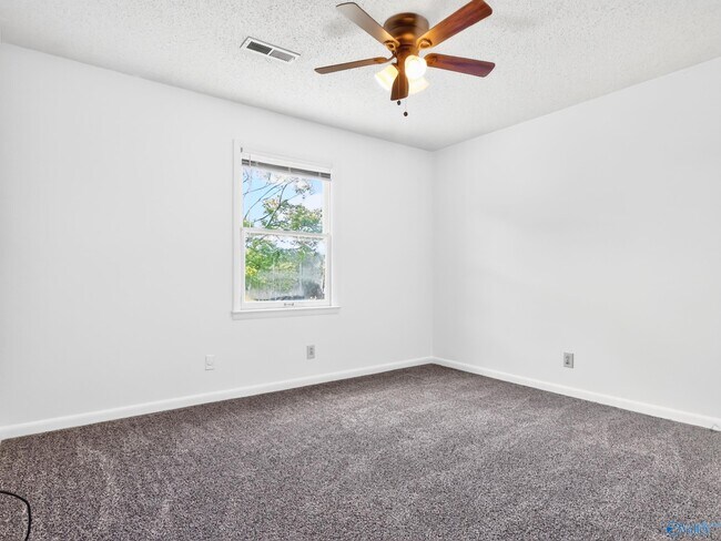 Building Photo - 6209 Friar Tuck Dr NW