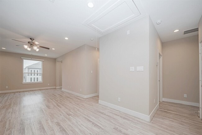 Building Photo - 10014 Granary Dr