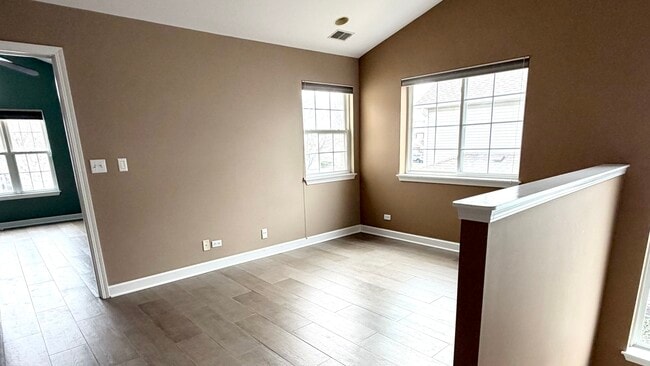 Building Photo - 3015 Kentshire Cir