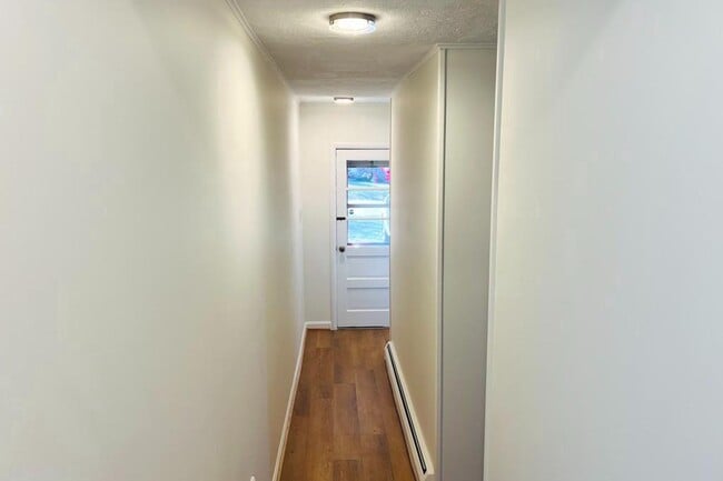 Building Photo - 3900 Laurel Rd