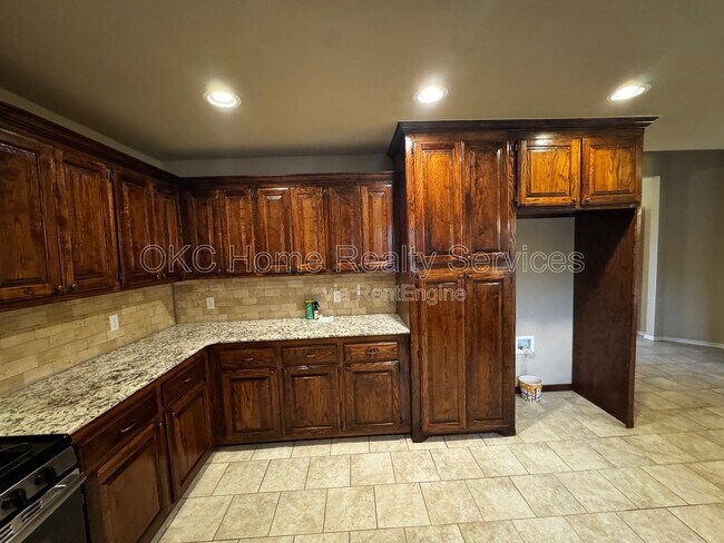 Building Photo - 8020 Kaden Rd