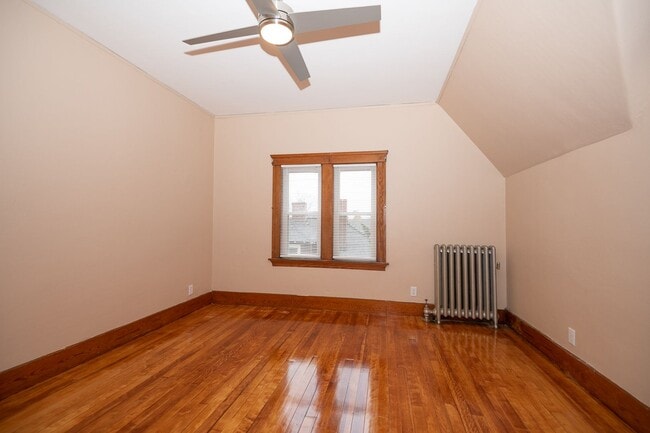 Building Photo - Convenient Location & Updated Amenities!