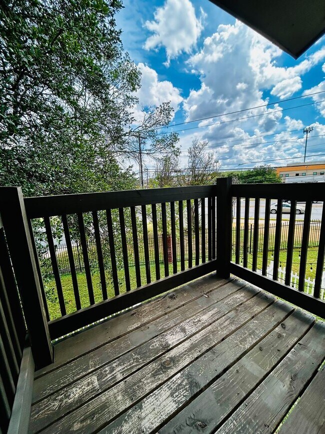 Building Photo - 1841 River Crossing Cir