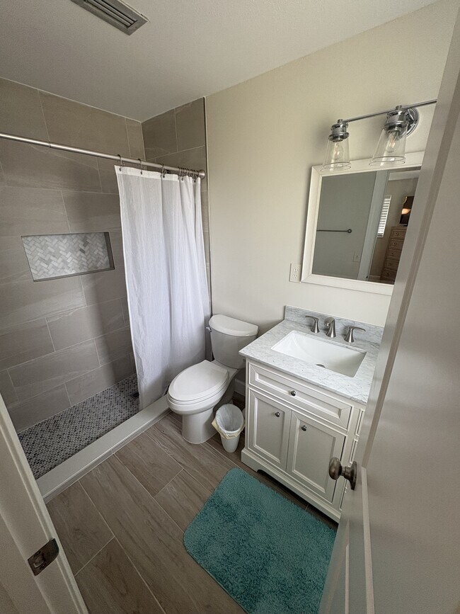 Building Photo - 510 Pine Rd