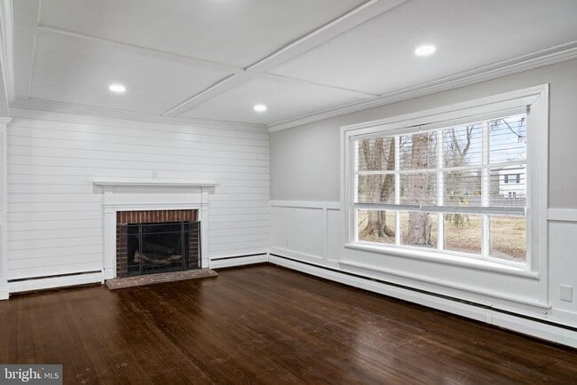 Building Photo - 383 Upper Gulph Rd