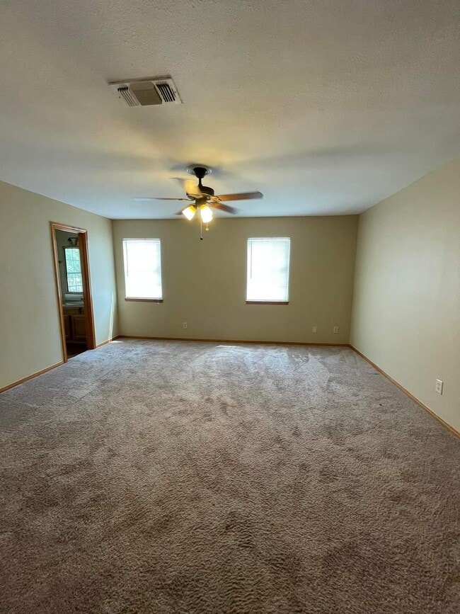 Building Photo - 103 Sherwood Dr