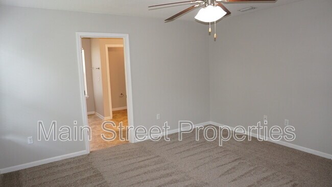 Building Photo - 2219 Waltham St