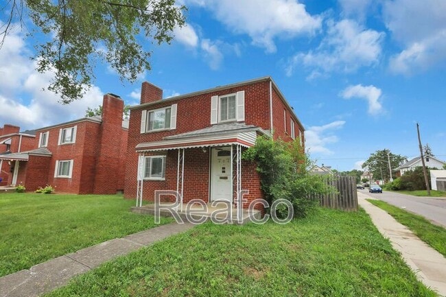 Building Photo - 404 S Chase Ave