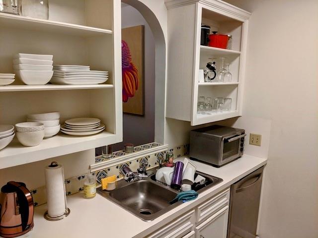 Building Photo - 639 W 31st St