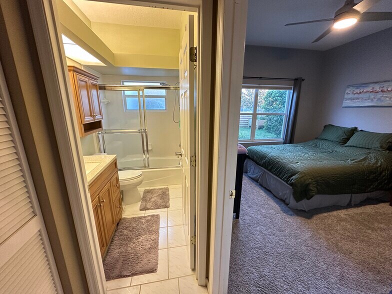 Building Photo - 5738 39th Street Cir E