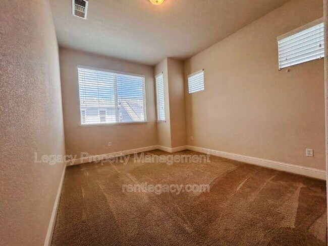 Building Photo - 2609 Willow Pass Rd