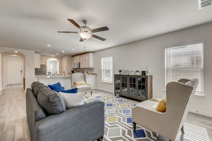 Building Photo - 512 Trinity Trl