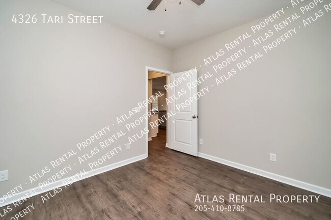Building Photo - 4326 Tari St
