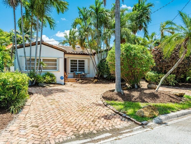 Building Photo - 8927 Hawthorne Ave