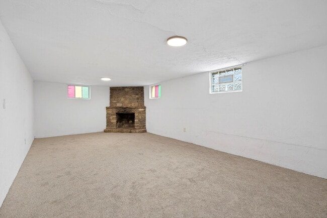 Building Photo - 1930 Stevens Ave