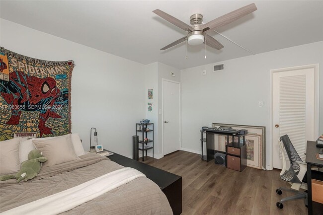 Building Photo - 2731 NE 14th Street Causeway